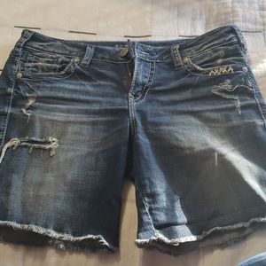 Silver Jeans boyfriend short 30
